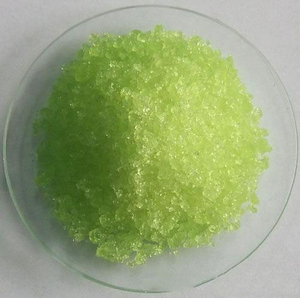 Hidrato de cloreto de praseodímio(III) (PrCl3•xH2O)-cristalino