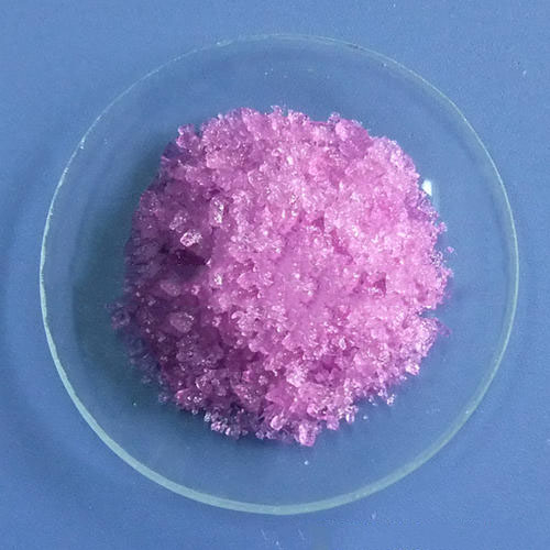 Hidrato de nitrato de neodímio(III) (Nd(NO3)3•xH2O)-cristalino